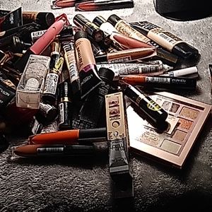 Makeup loreal covergirl  revlon